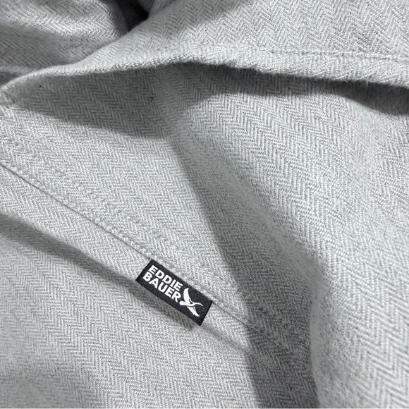 Eddie Bauer Light Gray Casual Button-Down Shirt NWT - Picture 12 of 13